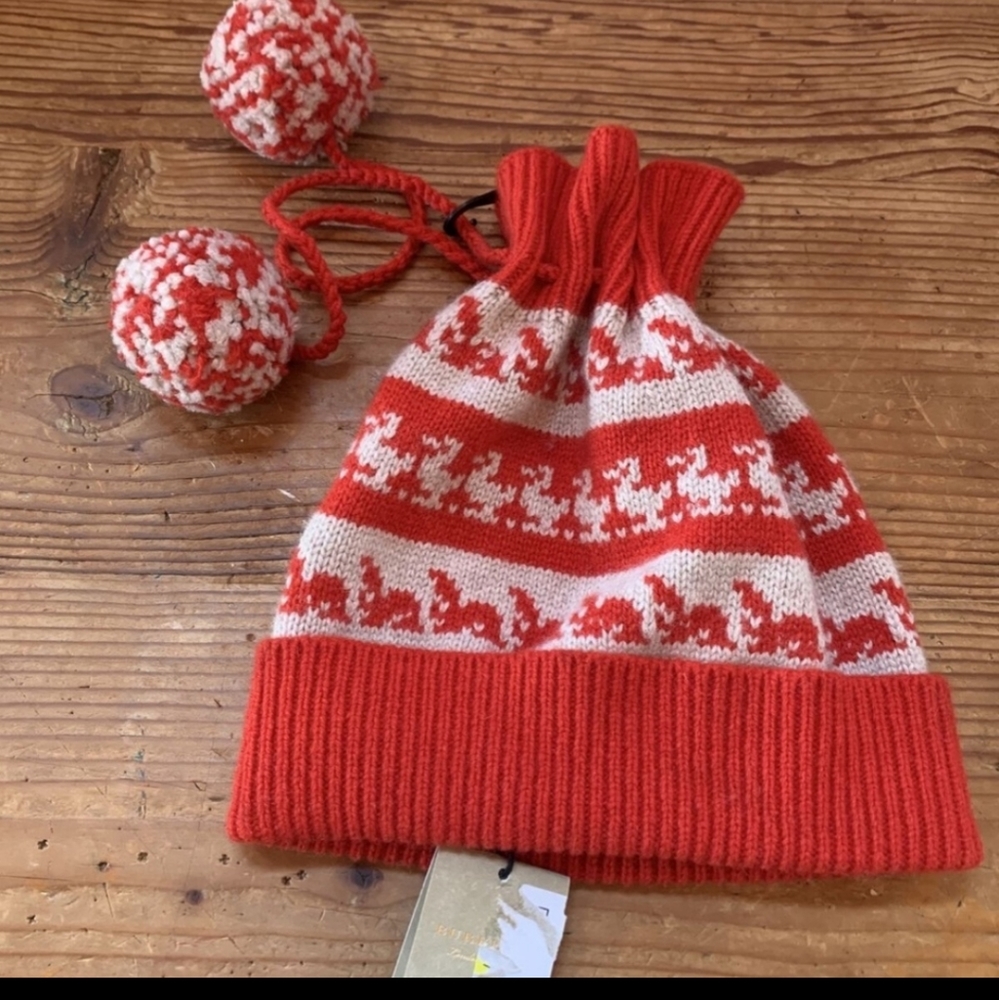 NWT Burberry Pompom Beanie - Picture 4 of 7